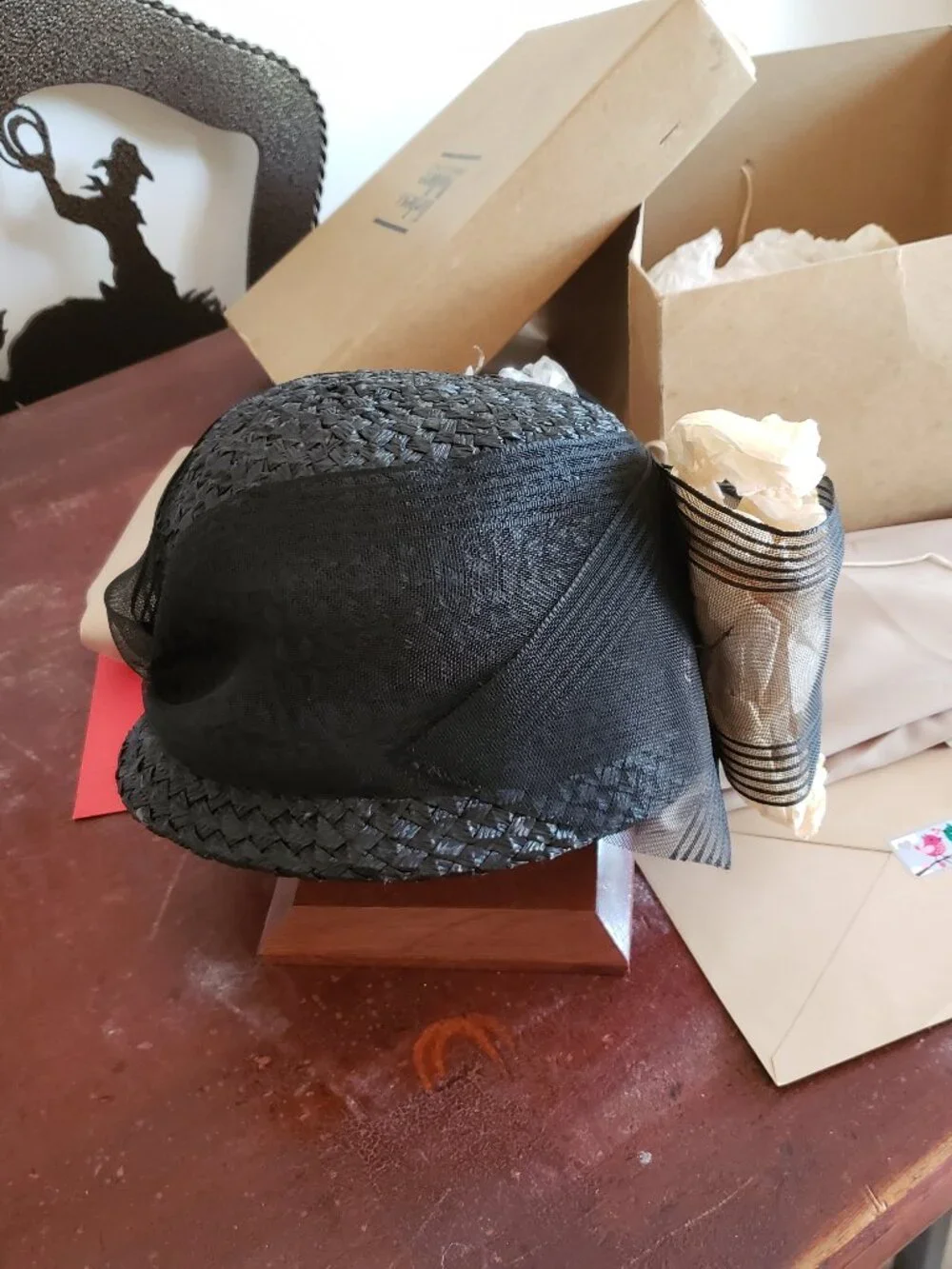 VINTAGE STRAW BLACK BEAUTY HAT - Picture 8 of 11